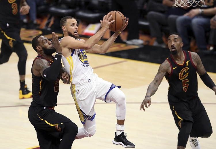 Golden State Warriors thắng cược bóng rổ trước Cleveland Cavaliers tại game 3