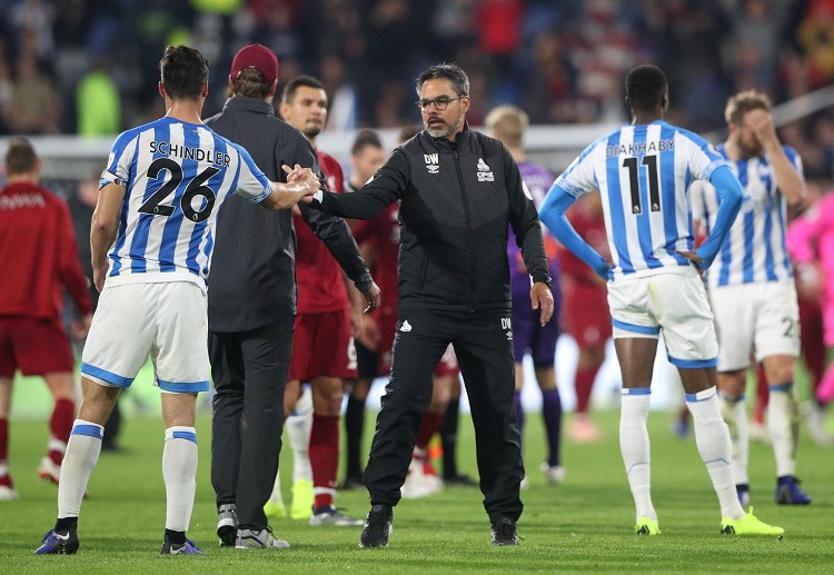 Premier League: Huddersfield không còn gì để mất tràn lên hòng tìm kiếm bàn gỡ hòa