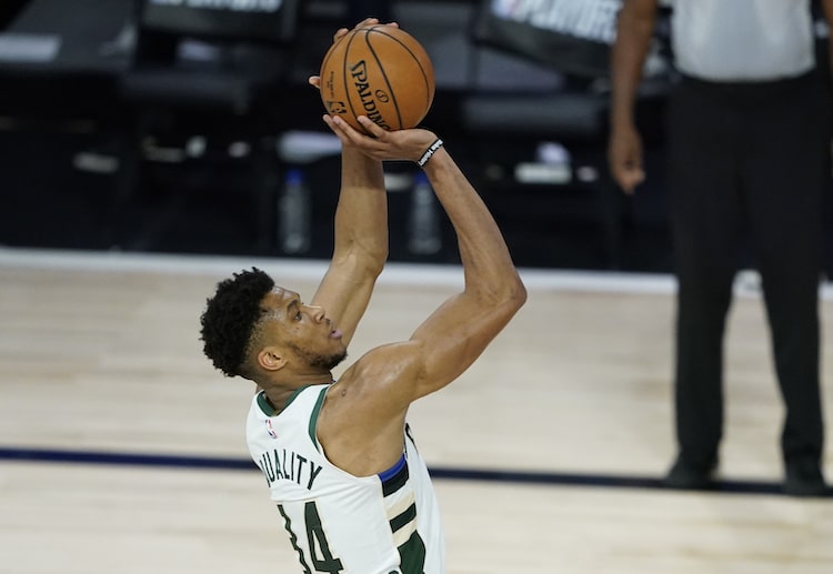 Giannis Antetokounmpo là cầu thủ phòng ngự suất sắc nhất NBA nhiều năm qua