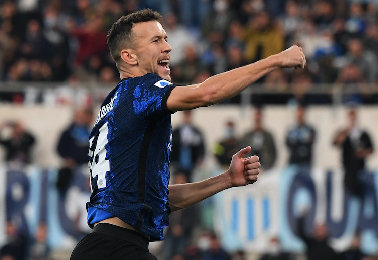 Serie A: Perisic không mắc sai lầm nào đánh lừa thủ môn Reina mở tỷ số cho Inter.