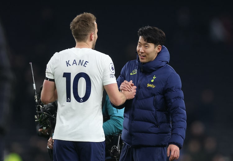 Premier League: Tottenham chọn lối đá phòng ngự phản công với lợi thế dẫn hai bàn.