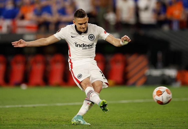 Rafael Borre scores the winning penalty to clinch the Europa League title against Rangers FC