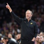 NBA: HLV Budenholzer không được lòng các cầu thủ tại Suns