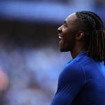 ပဲလေ့စ် ကတော့ အီးဇီး အတွက် ပေါင် ၆၈ သန်း အလိုရှိနေပြီး ဒီပမာဏဟာ ပရီးမီးယားလိဂ် ထိပ်သီးတို့ အတွက် မခက်ခဲပေမယ့် ငွေပေးချေမှု ပုံစံ ကိုတော့ ညှိနှိုင်းဖို့ လိုအပ်နေပါသေးတယ်။