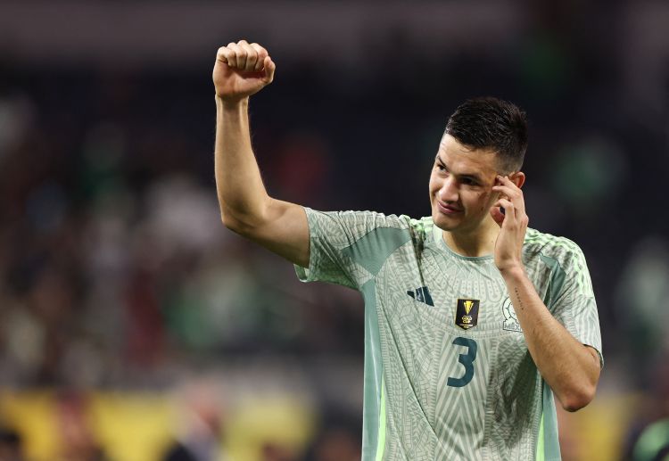 세자르 몬테스의 두 골 덕분에 멕시코는 CONCACAF 골드컵 수리남 전에서 승리했다.