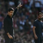 ဒါကြောင့်လည်း အာဆင်နယ်က ပရီးမီးယားလိဂ်နဲ့ ချန်ပီယံလိဂ် ချန်ပီယံ ပြေးလမ်းပေါ် ကနေ သွေဖယ်သွားခဲ့ရတယ် ဆိုရင်လည်း မမှားပါဘူး။