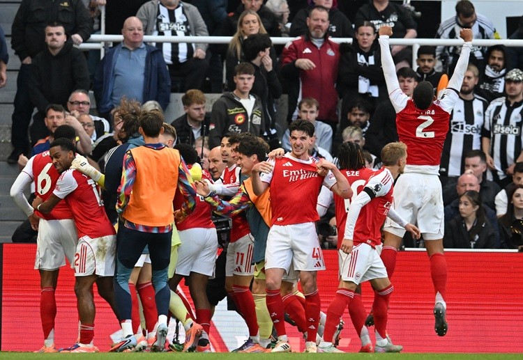 Premier League: Arsenal lội ngược dòng ngoạn mục