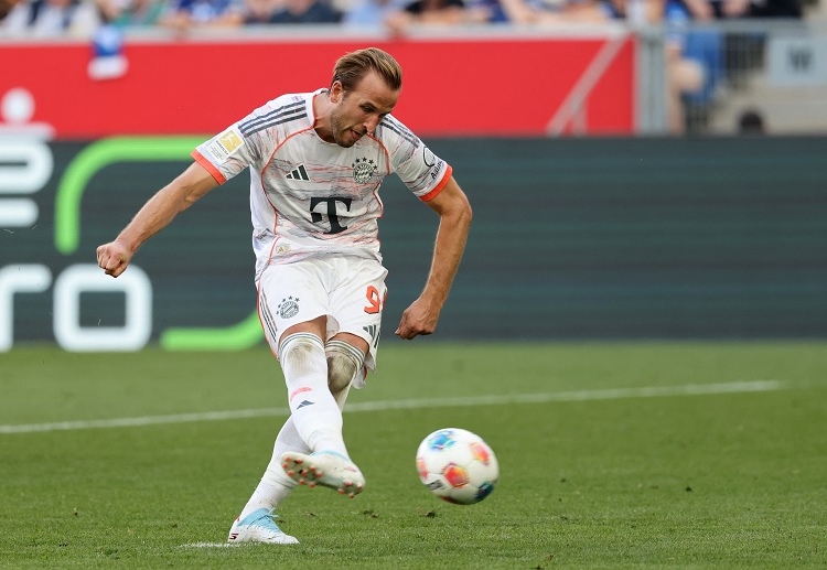 ဟယ်ရီကိန်းဟာ ဒီပွဲမှာ ပင်နယ်တီ ကနေ သွင်းဂိုး ၂ ဂိုး ရခဲ့တာ ဖြစ်ပြီး ဘွန်ဒက်စ်လီဂါ သမိုင်းမှာ ရရှိတဲ့ ပင်နယ်တီ ၁၇ ကြိမ်ကို သွင်းဂိုး အဖြစ် ပြောင်းလဲနိုင်ခဲ့တဲ့ ပထမဦးဆုံး ကစားသမား ဖြစ်လာခဲ့ပါတယ်။