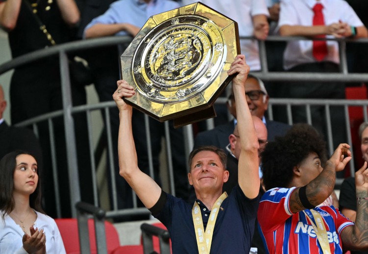 တချို့ သတင်းတွေမှာ ဆိုရင် ဘွန်ဒက်စ်လီဂါ ထိပ်သီး တို့ဟာ ဗင်းန်ဆင့် ကွန်ပနီနဲ့ လမ်းခွဲခဲ့မယ် ဆိုရင် အိုလီဗာ ဂလက်စ်နာကို နည်းပြသစ် အဖြစ် ခန့်အပ်ဖို့ ရှိနေကြောင်းပါ ဖော်ပြနေကြတာ ဖြစ်ပါတယ်။