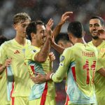 စပိန်က ကမ္ဘာ့ဖလား ခြေစစ်ပွဲ ဥရောပဇုန် အုပ်စု E ကို ရာနှုန်းပြည့် နိုင်ပွဲနဲ့ အတူ ဦးဆောင်နေပါတယ်။