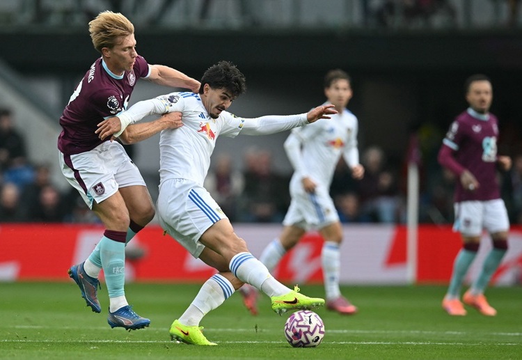 英超联赛 伯恩利方面,球队的锋线火力依旧由状态出色的弗莱明承担。