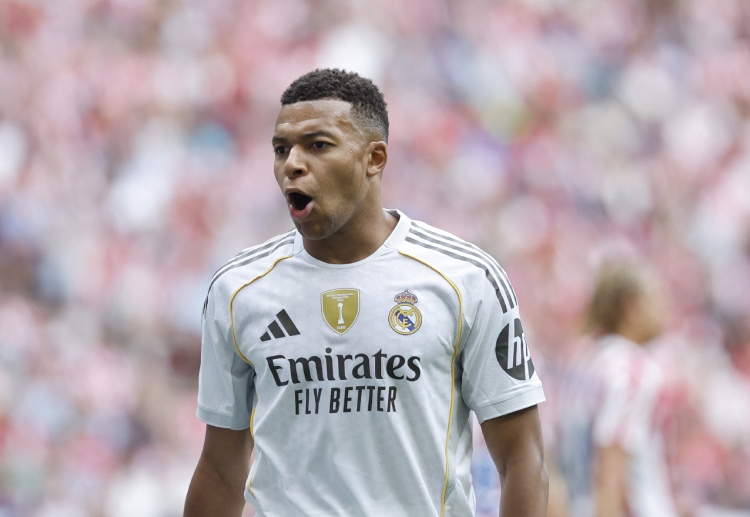 အမ်ဘာပေးဟာ လာလီဂါ ထိပ်သီး ကလပ်ကို ရောက်ရှိပြီး ပွဲဦးထွက် ရာသီ ပြိုင်ပွဲစုံမှာ ၄၄ ဂိုး အထိ သွင်းကာ ခြေစွမ်းပြနိုင်ခဲ့ပါတယ်။