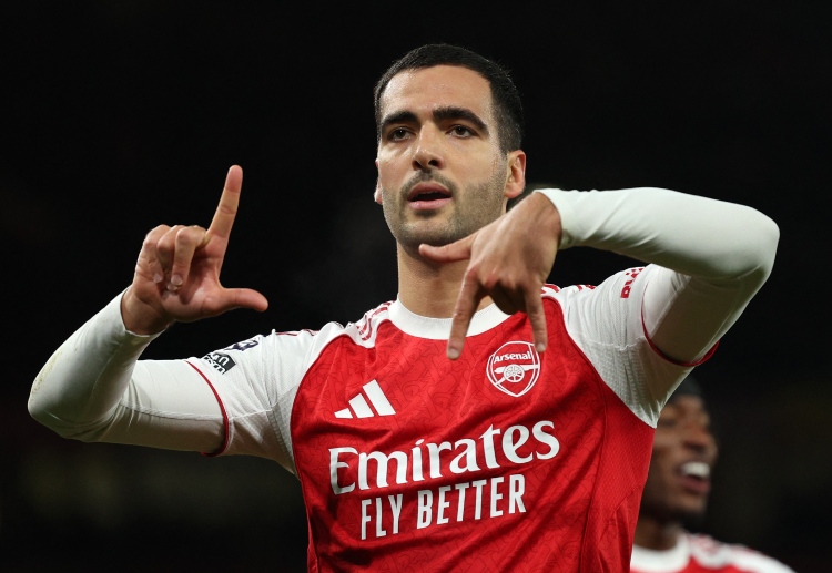 အာဆင်နယ်က ပြိုင်ပွဲစုံ မှာတော့ ၁၈ ပွဲ ဆက်တိုက် ရှုံးပွဲ မရှိ စံချိန်ကောင်း တစ်ခုနဲ့ ရှေ့ဆက်နေပြီး ပရီးမီးယားလိဂ် ချန်ပီယံဆုနဲ့လည်း ခြေတစ်လှမ်း ပိုနီးလာခဲ့ပြီ ဖြစ်ပါတယ်။