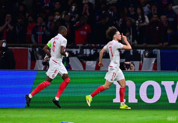 Maghnes Akliouche concluiu sua transferência do Monaco para o Paris Saint-Germain